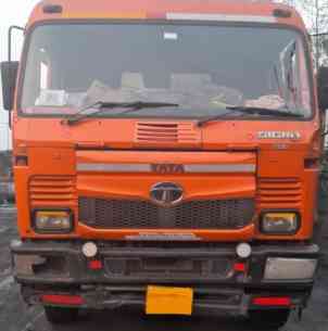 TATA 4923 Images